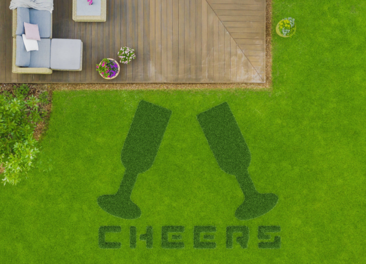 Navimow i110N robot lawn mower mows a cheers pattern on grass.