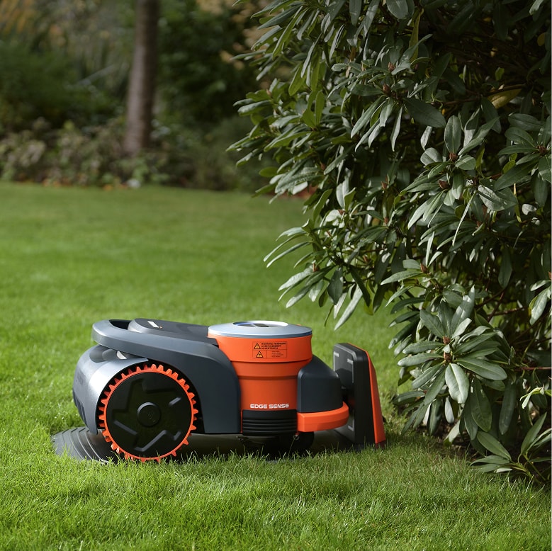 Navimow i110N robot lawn mower.