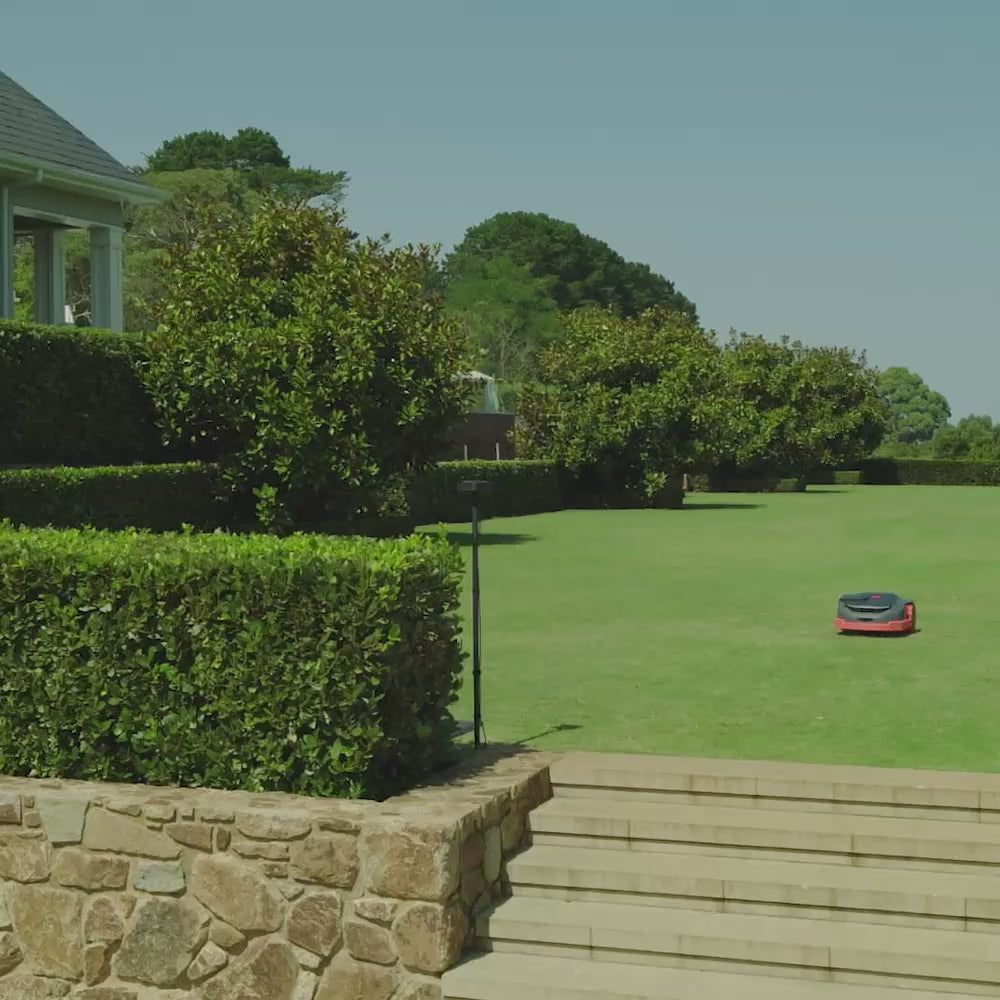 Load video: <p>Supports dual RTK signals⁵ with an upgrade to triple-frequency observation for extended coverage and unbeatable stability in challenging conditions, making it the perfect solution for front and back yards.</p>